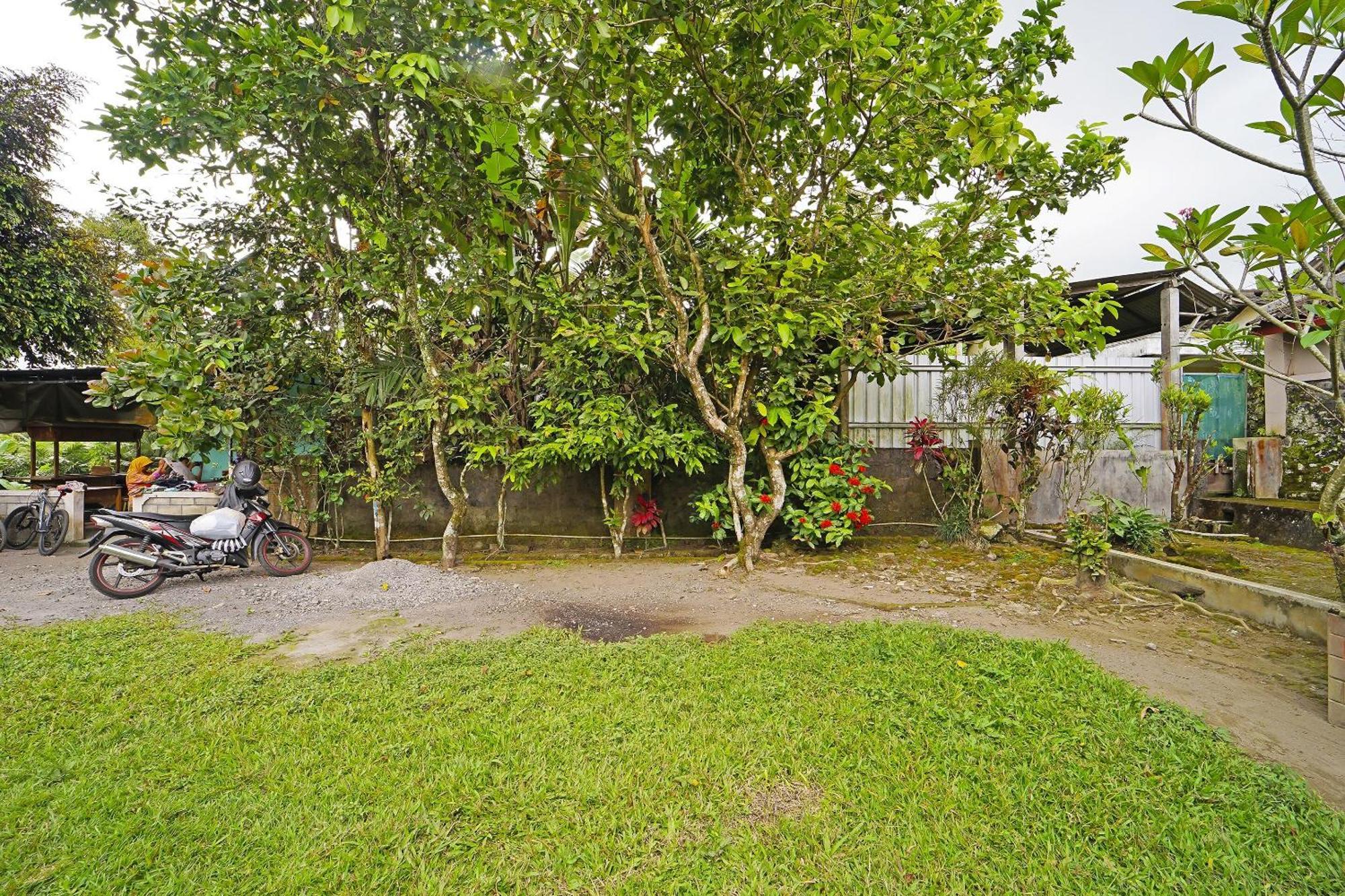 Hotel Spot On 91085 Griya Estu Wening Sleman  Exterior foto